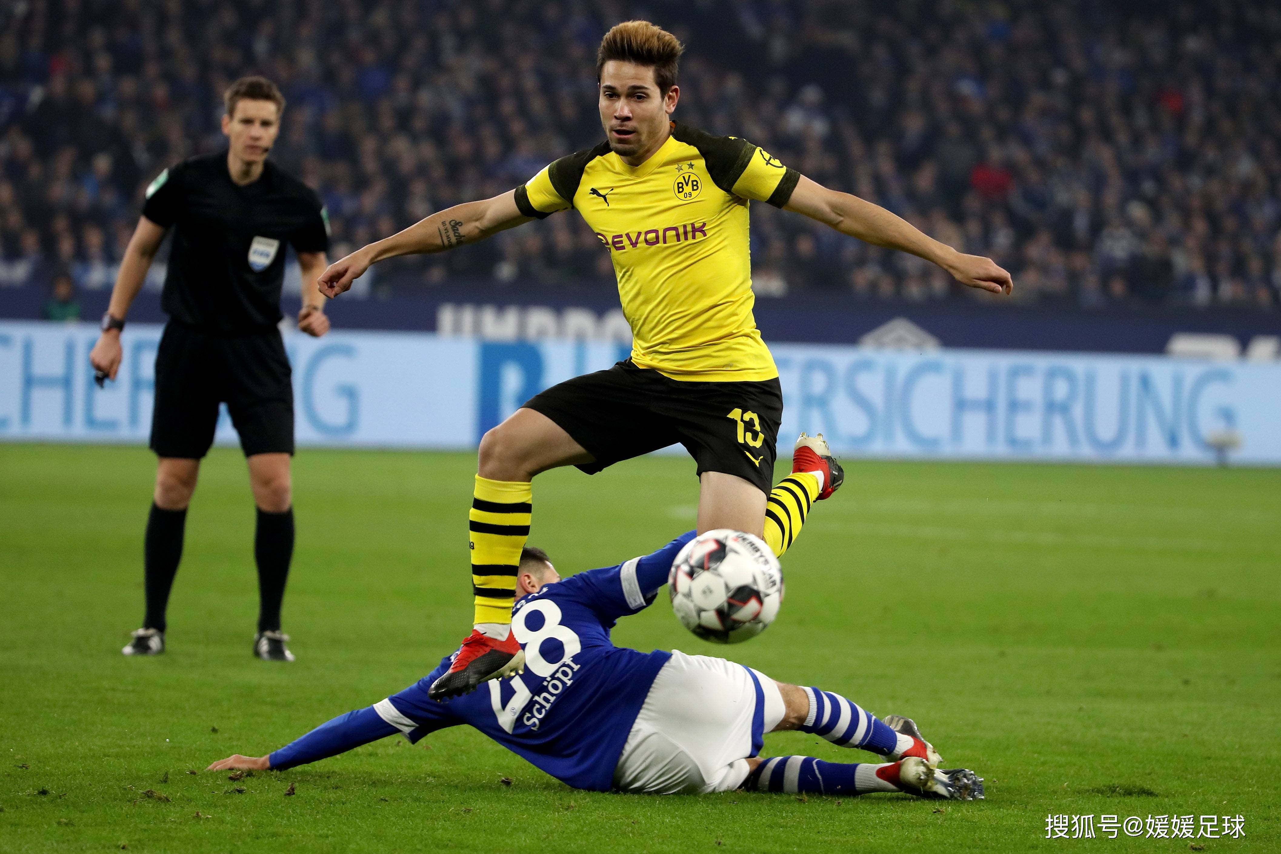 拜仁慕尼黑胜多特蒙德,莱万多夫斯基梅开二度的简单介绍 拜仁慕尼黑胜多特蒙德,莱万多夫斯基梅开二度的简单介绍