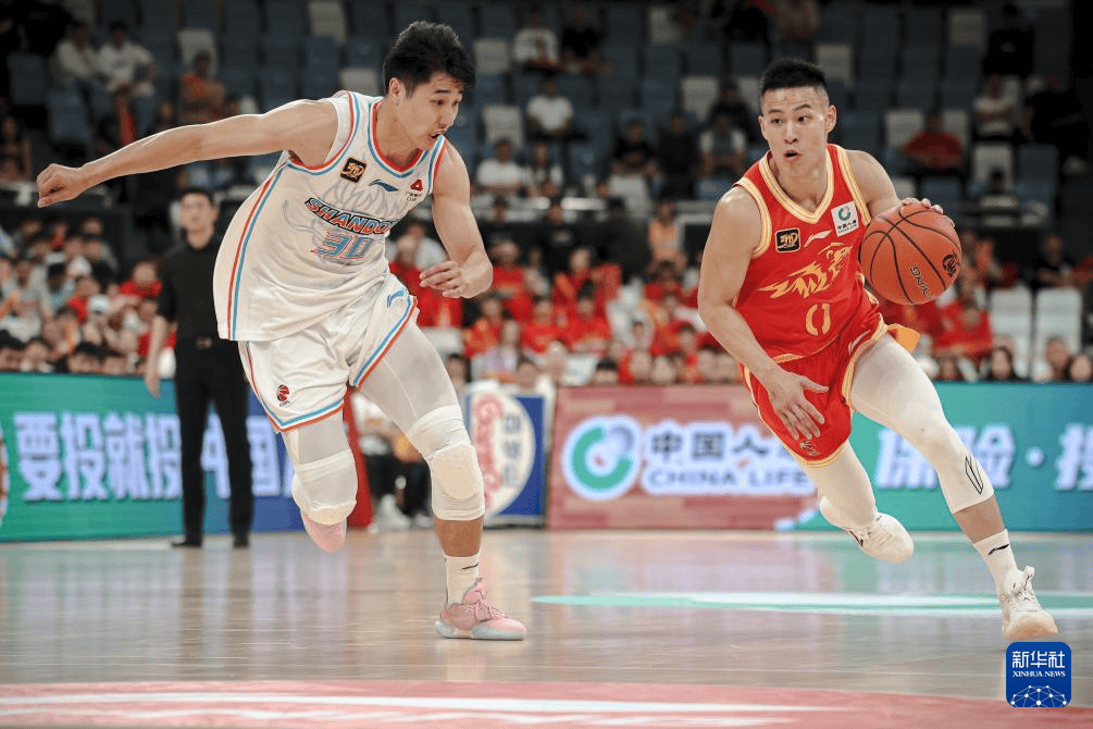 黑白直播免费体育直播-包含广厦队实力超群，一路领先创造佳绩的词条