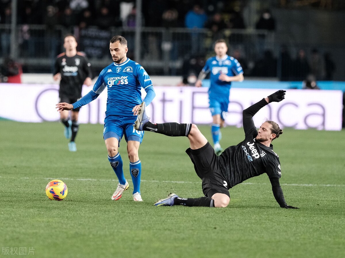 黑白直播-阿贾克斯战胜尤文图斯，成功晋级半决赛