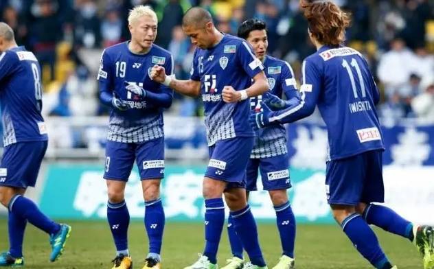 黑白直播在线观看-大阪樱花队展现实力，力压对手赢得胜利