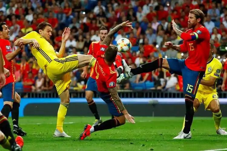 黑白直播nba在线观看-欧洲球队间的激烈较量引发无尽热议