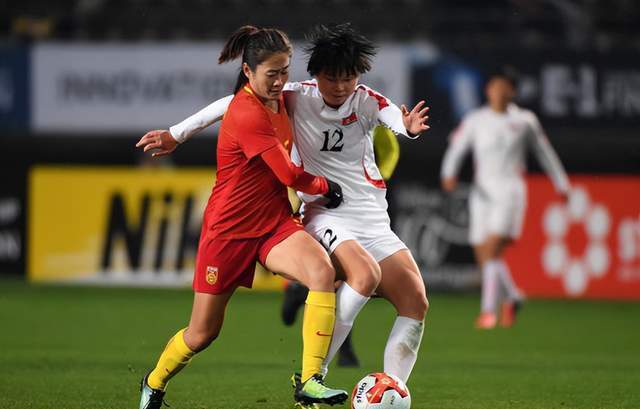 黑白直播免费体育直播-女足比赛力压群雄，一路领跑四强赛的简单介绍