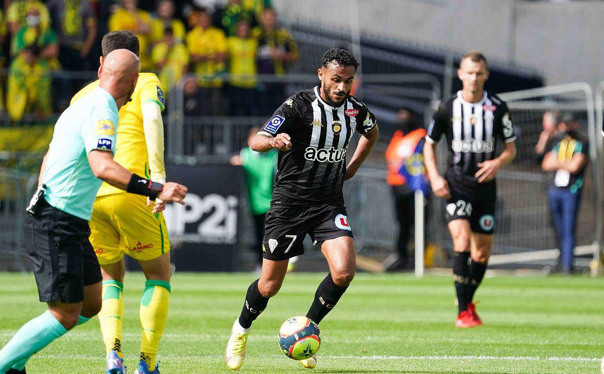 关于南特主场逼平昂热，战绩平稳的信息