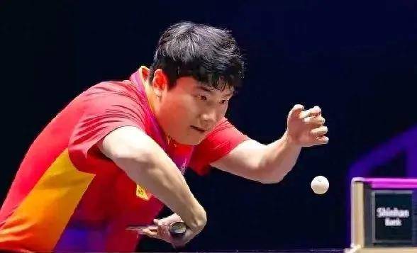 黑白直播体育-芬兰游泳选手勇夺金牌，再次登顶