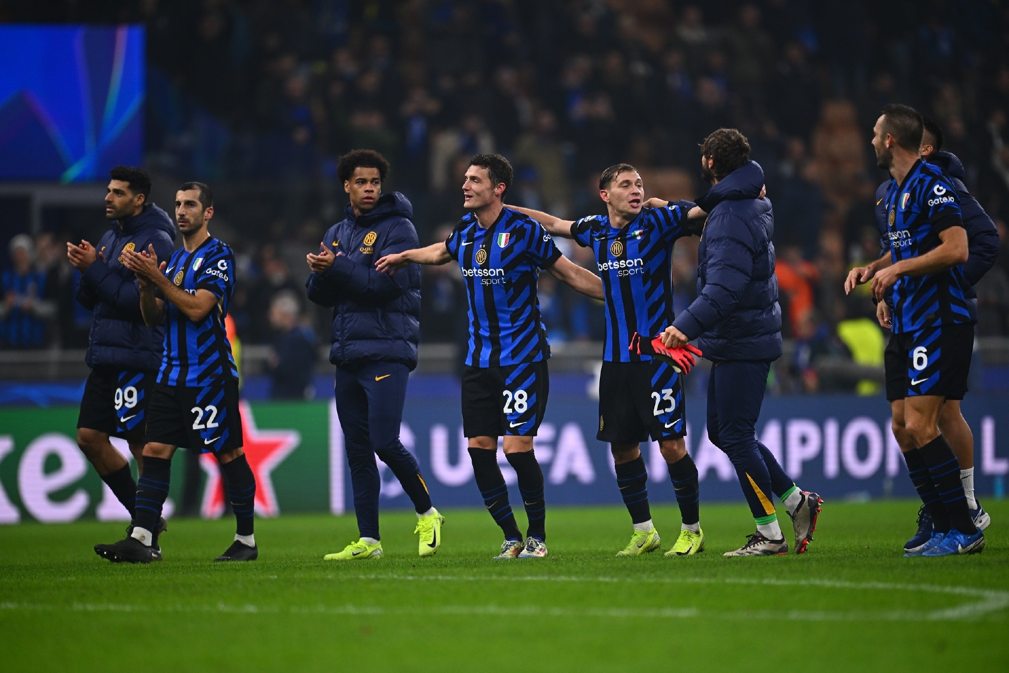 黑白直播在线观看-包含拉脱维亚队取得争议性胜利，积分榜排名有争议的词条