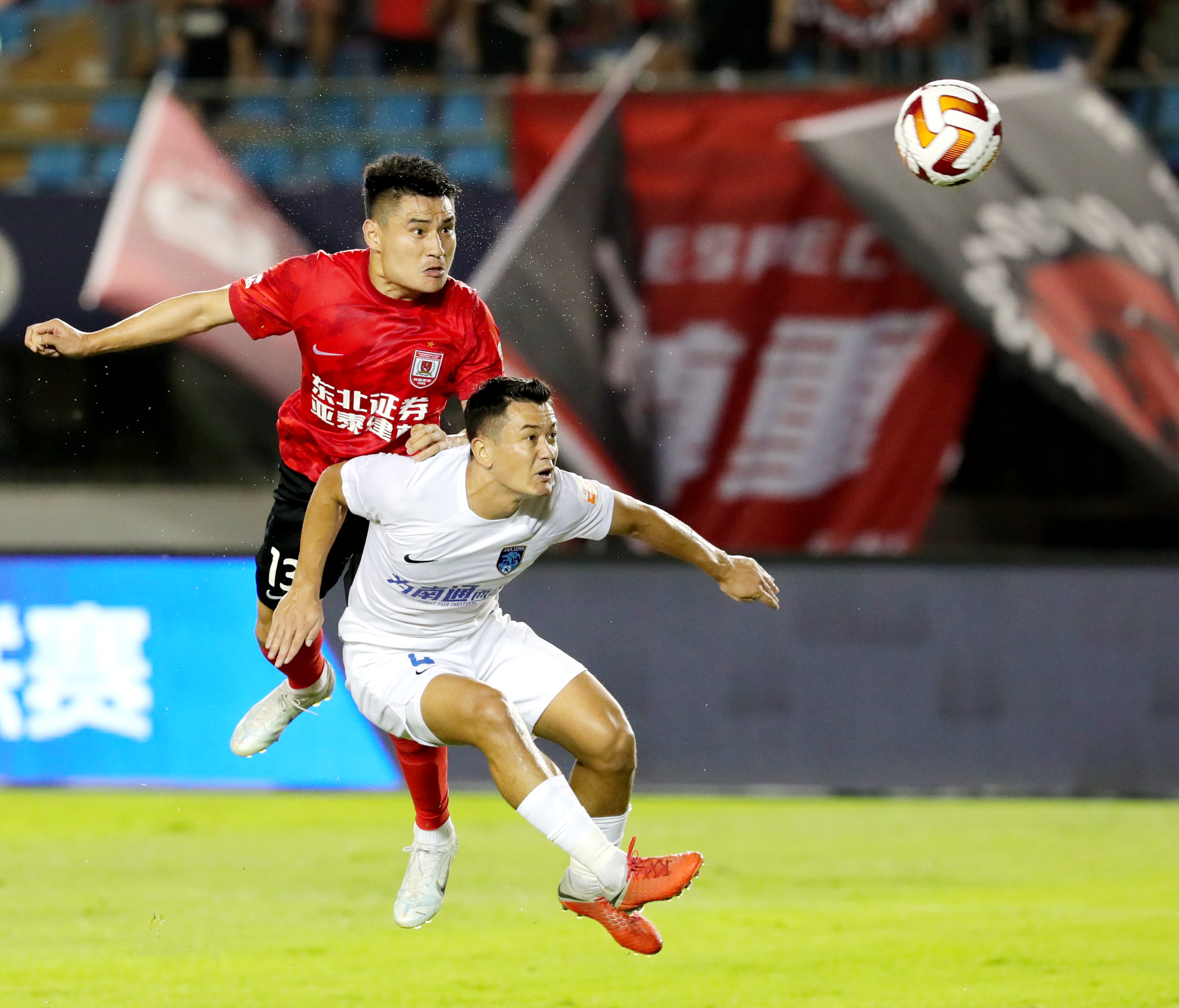 黑白直播在线观看nba-包含河南建业主场击败长春亚泰，提升士气的词条