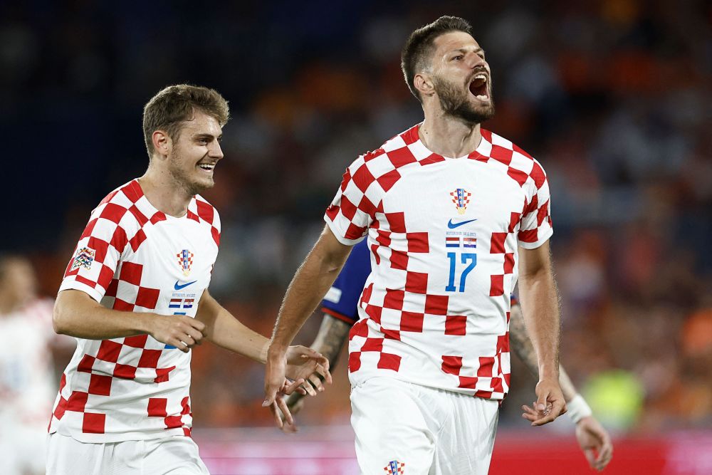 黑白直播体育-俄罗斯足球队备战欧国联半决赛