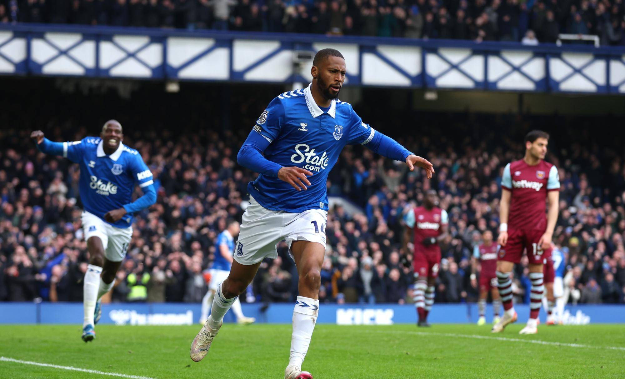 黑白直播体育-关于埃弗顿队在比赛中表现出色，积分榜上升的信息