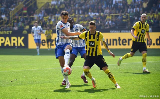 黑白直播-沙尔克04客场险胜，斩获三分