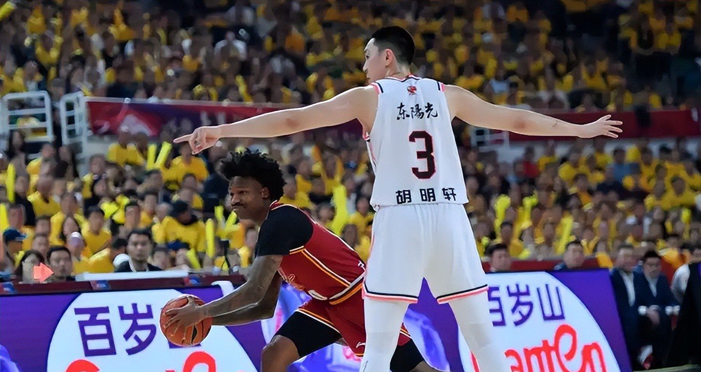 黑白直播nba在线观看-广东队实力过人，轻松击败对手
