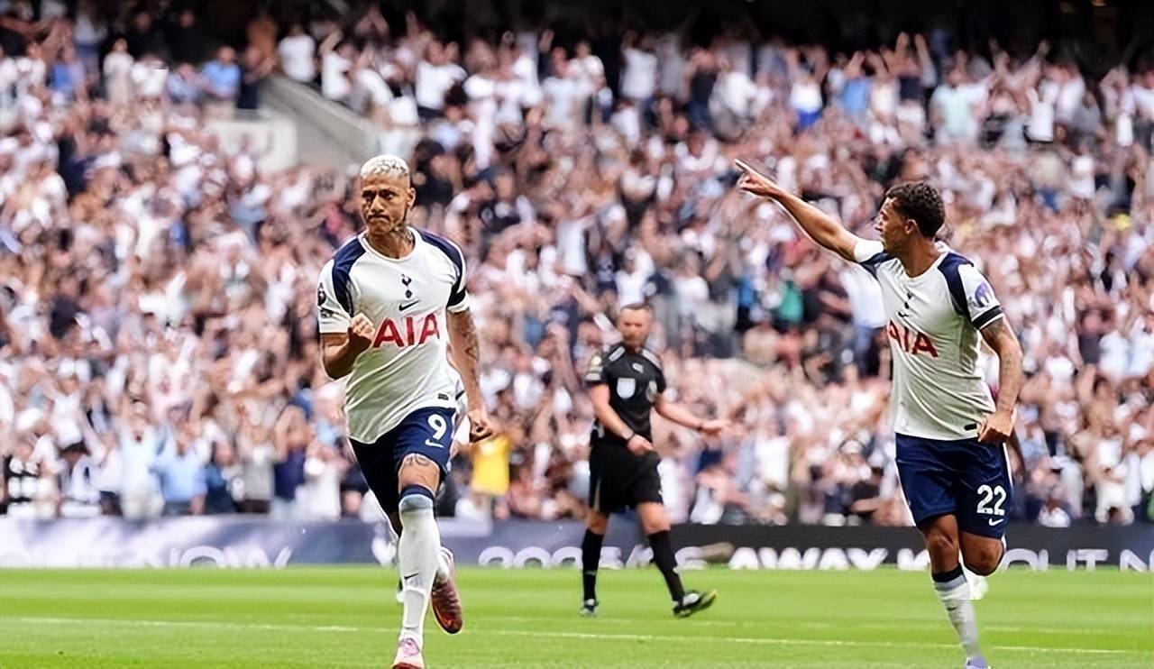 包含热刺后卫阻击反击，有效拦截对手的词条