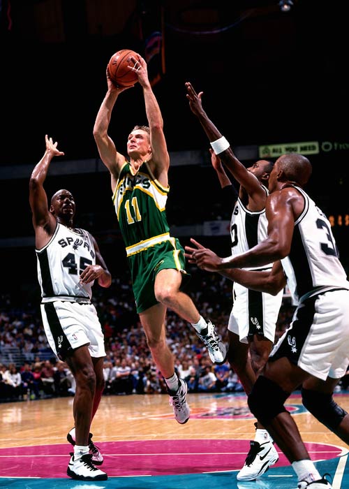 黑白直播-德国传奇教练助队逆转胜利，喜忧参半