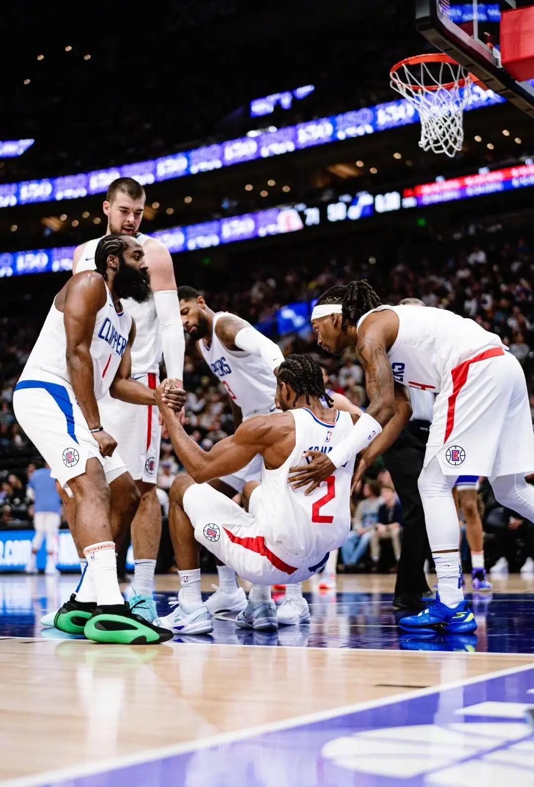 黑白直播-鹈鹕2-1领先火箭，战至第四场