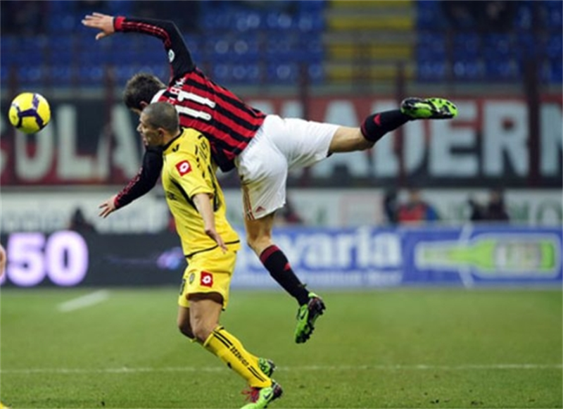 黑白直播网-瑞士险胜皇马，范佩西绝境逆转的简单介绍