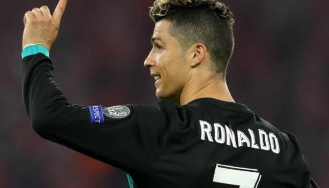 瑞士险胜皇马,范佩西绝境逆转的简单介绍 瑞士险胜皇马,范佩西绝境逆转的简单介绍