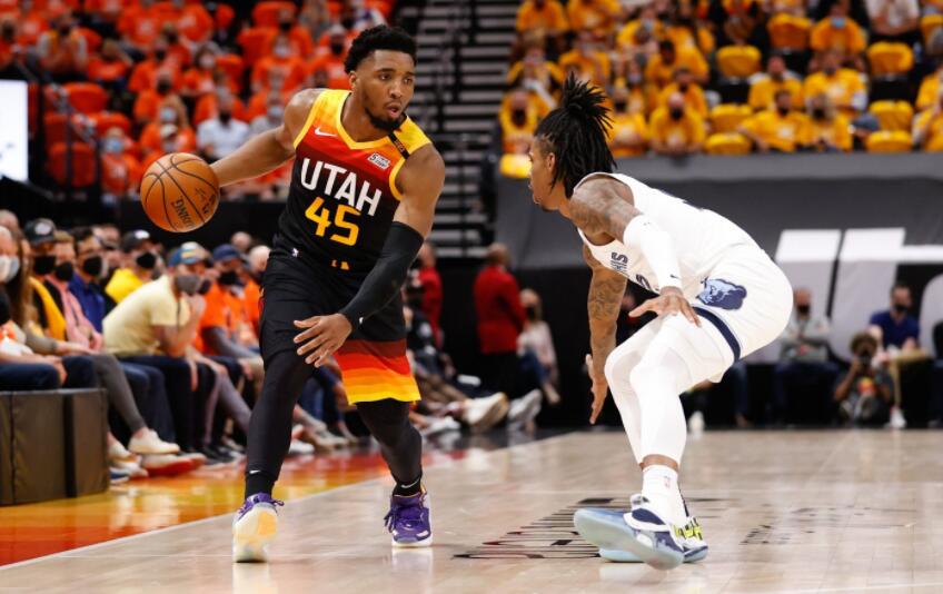 黑白直播免费体育直播-山西队力克爵士，莫兰特带队取胜