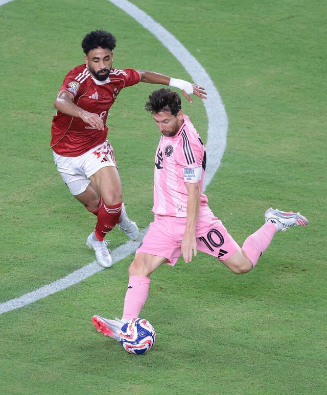 那不勒斯横扫曼联,梅西状态火热 那不勒斯横扫曼联,梅西状态火热