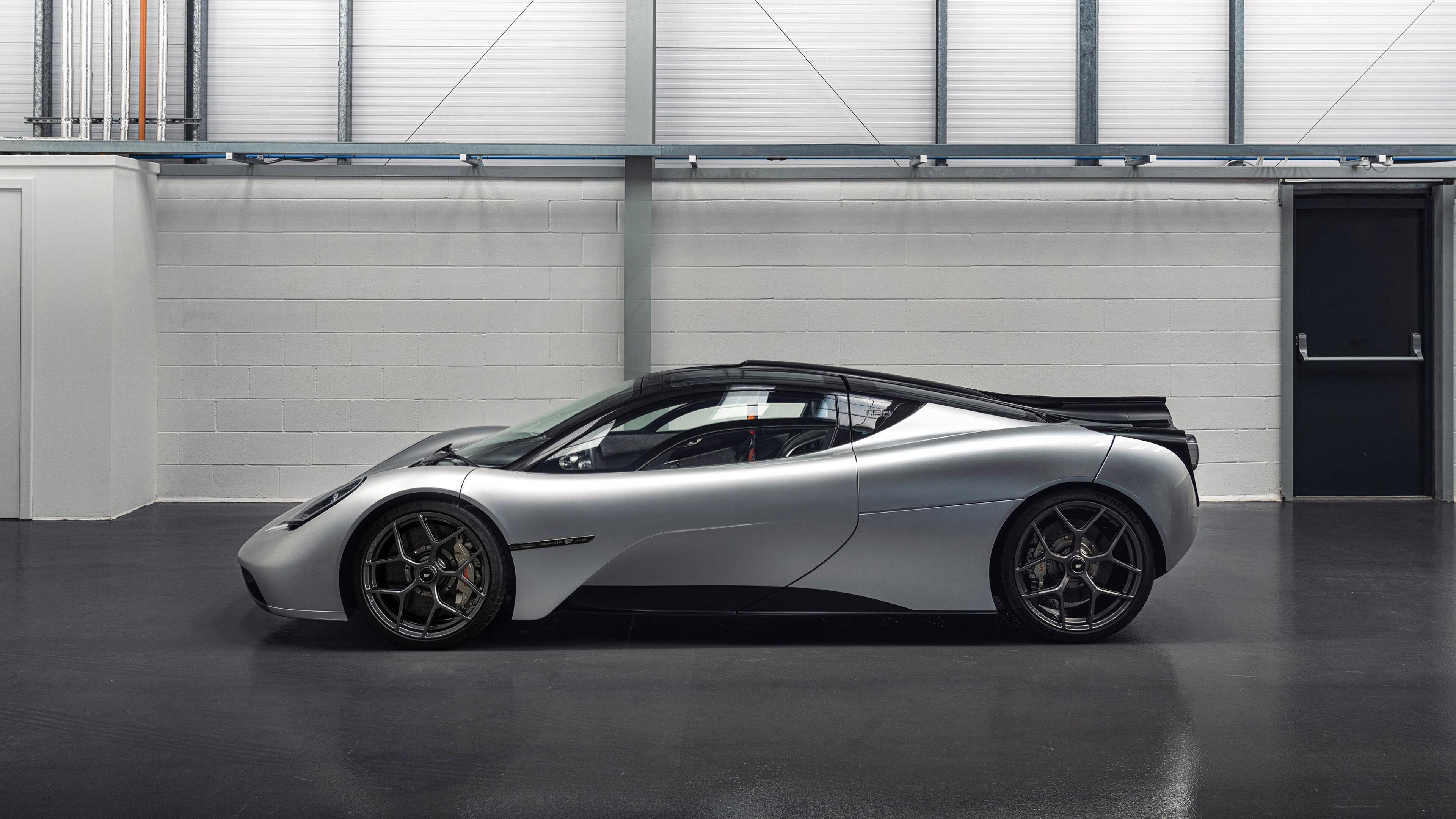 戈贝尔擎天，篮网破关，当传统巨兽与锋线狂潮在淘汰赛狭路相逢