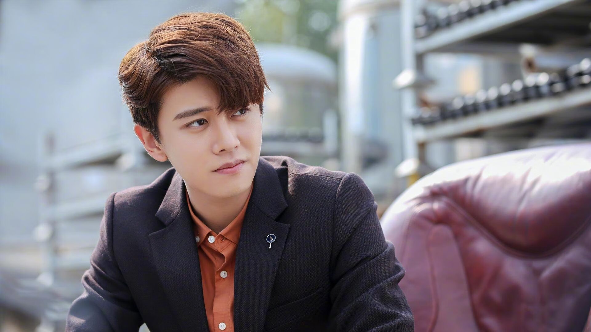 黑白直播体育-深篮风暴席卷天山，伦纳德化身关键先生