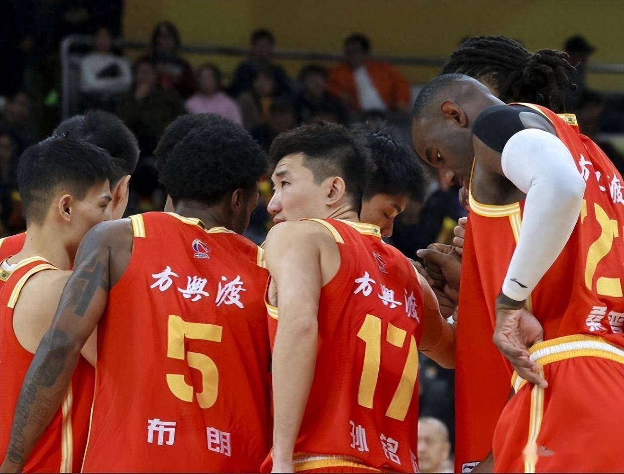 季后赛抢七焦点战,广厦队正面击溃76人 季后赛抢七焦点战,广厦队正面击溃76人